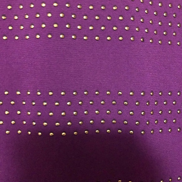 3/$10 scoop neck fitted Top purple w/ gold - Picture 5 of 7